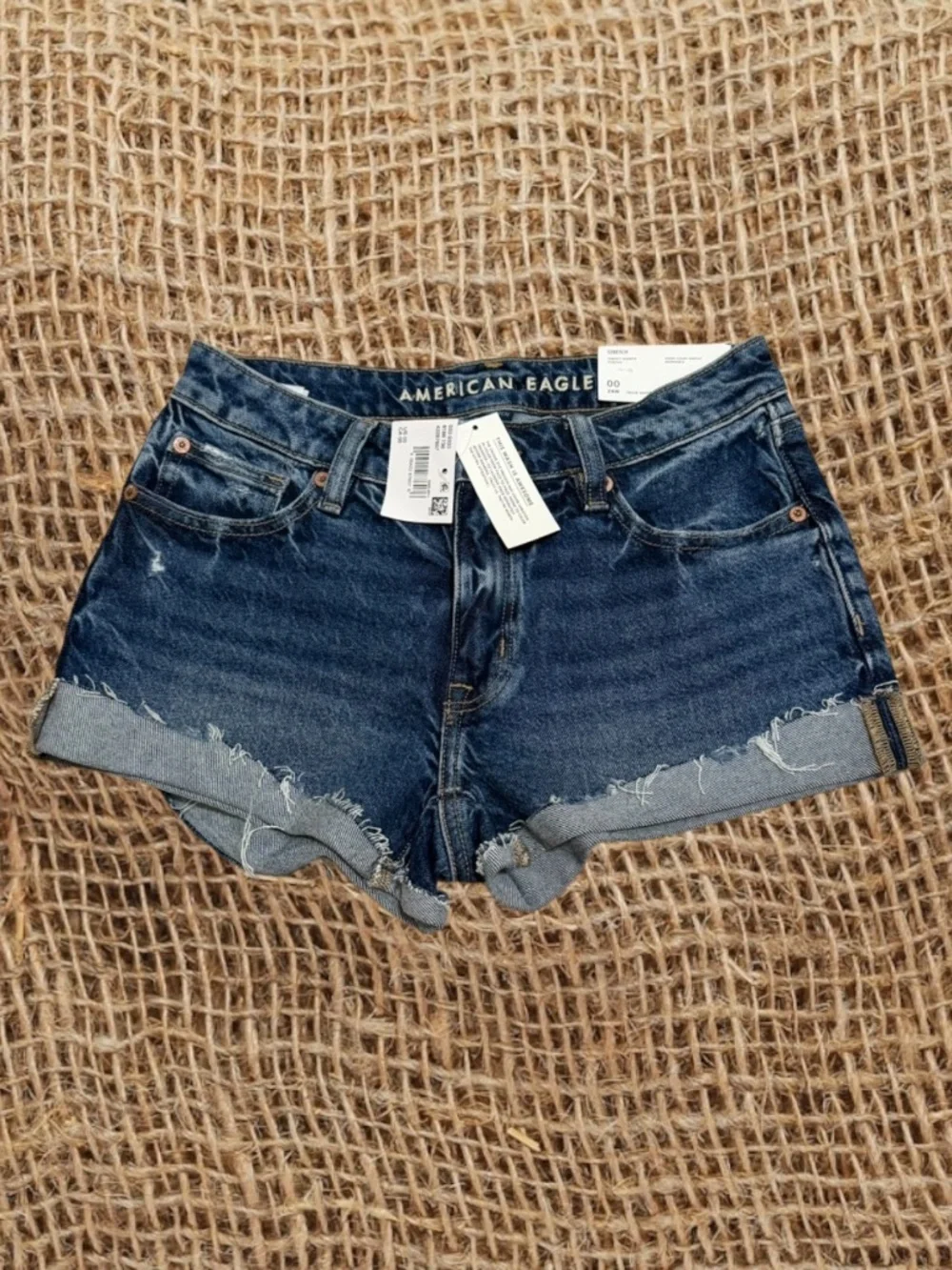 AMERICAN EAGLE OUTFITTERS Perfect Stretch Shortie Darker Wash Stretch 00 24W NWT